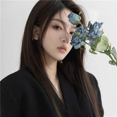 喙与脑：使用工具的鸟类